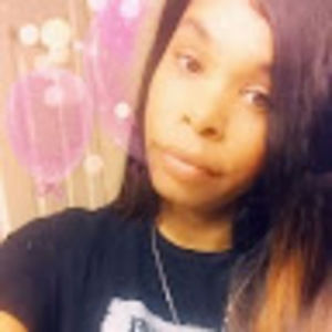 Meet your Posher, Mia